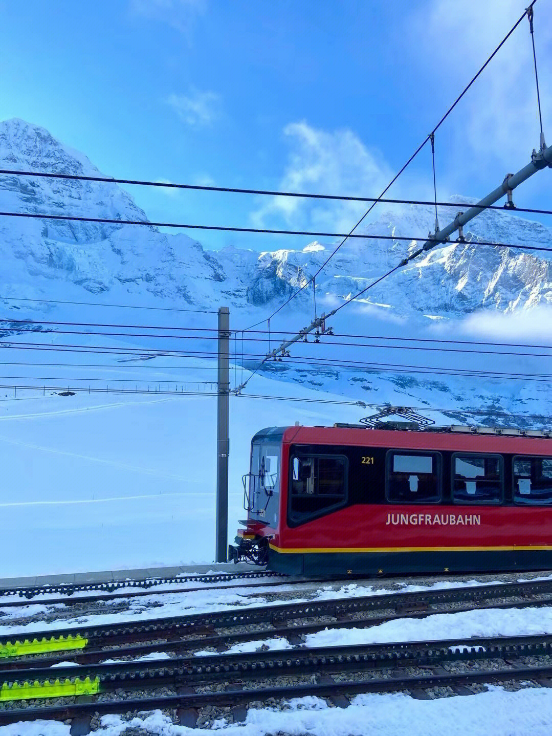 𝟑𝟒𝟓𝟒𝐦 高的《少女峰》风景之旅 俯瞰雪白国度