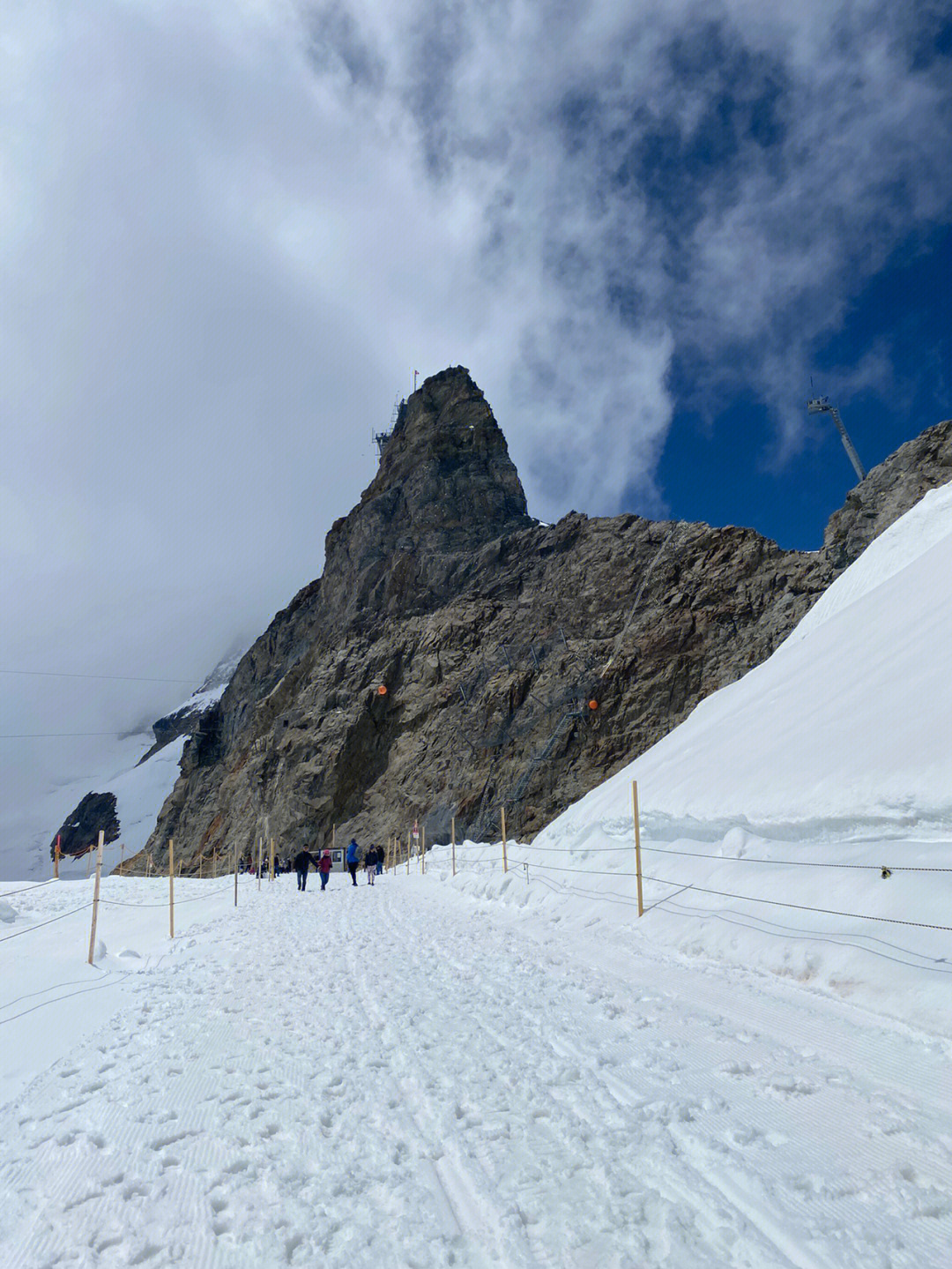 𝟑𝟒𝟓𝟒𝐦 高的《少女峰》风景之旅 俯瞰雪白国度